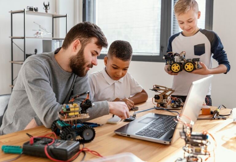 ROBÓTICA EDUCATIVA PARA DOCENTES SECUNDARIA